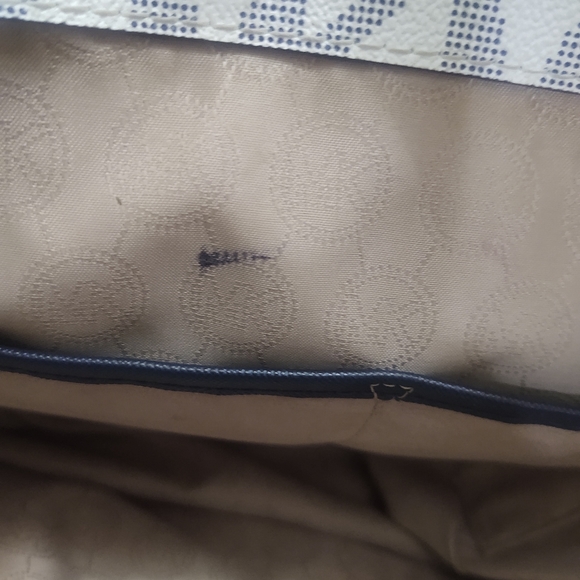 MICHAEL Kors Jet Set Large Snap Pocket
Tote Blue - Picture 5 of 8